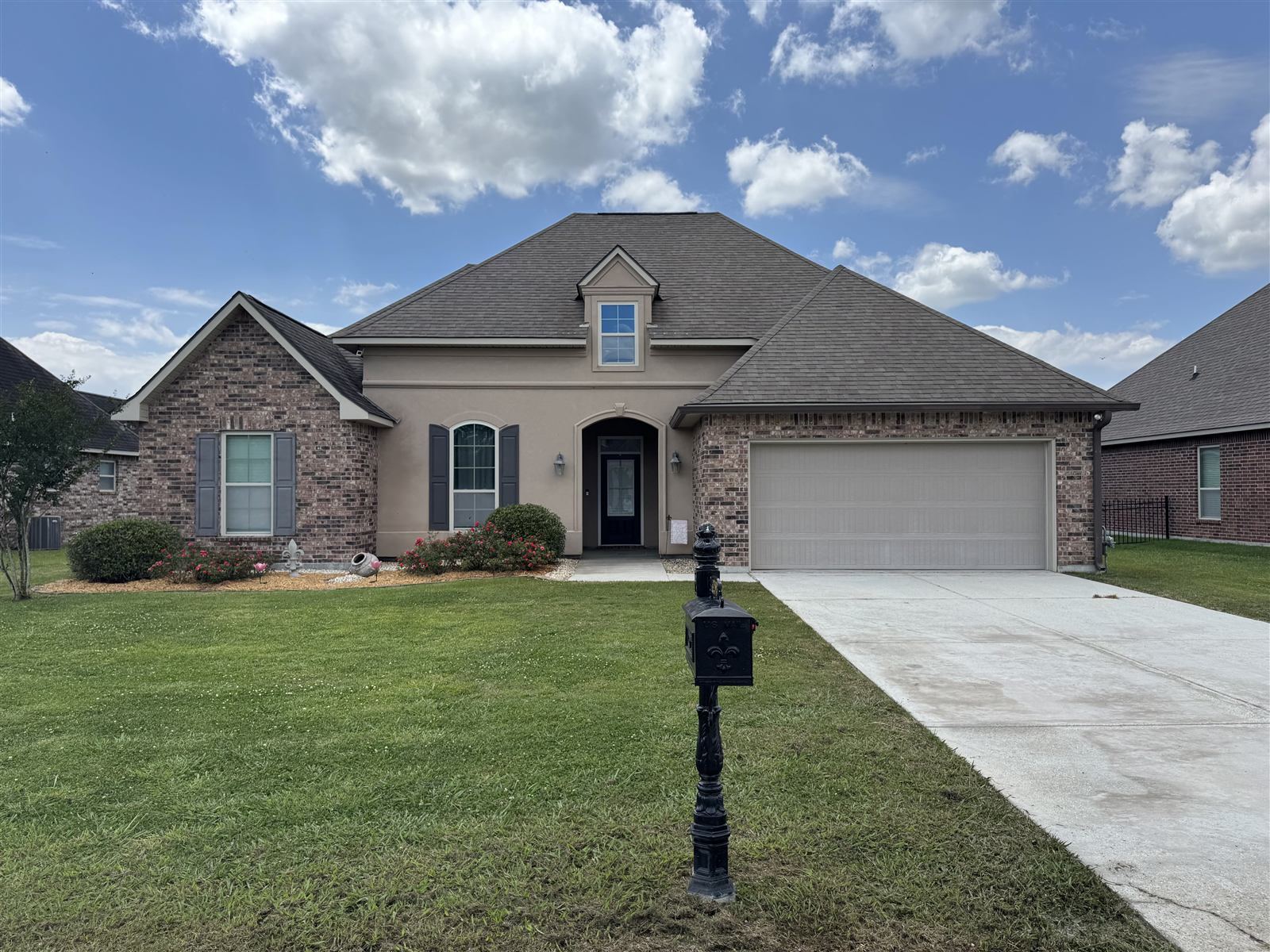 Complete house wash result — Keystone of Galvez, Prairieville LA